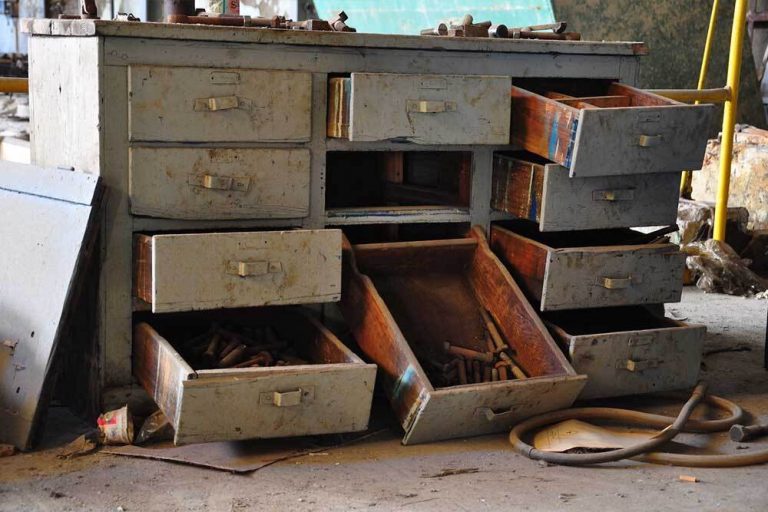 How to get Rid of Old Furniture in London? JunkHunters