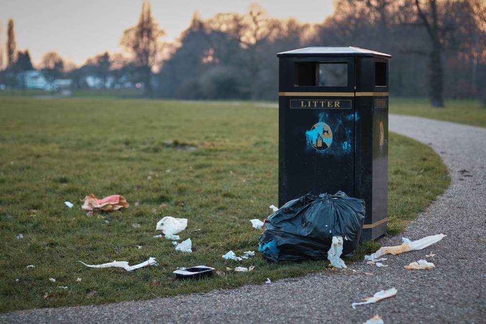 london litter bin in park